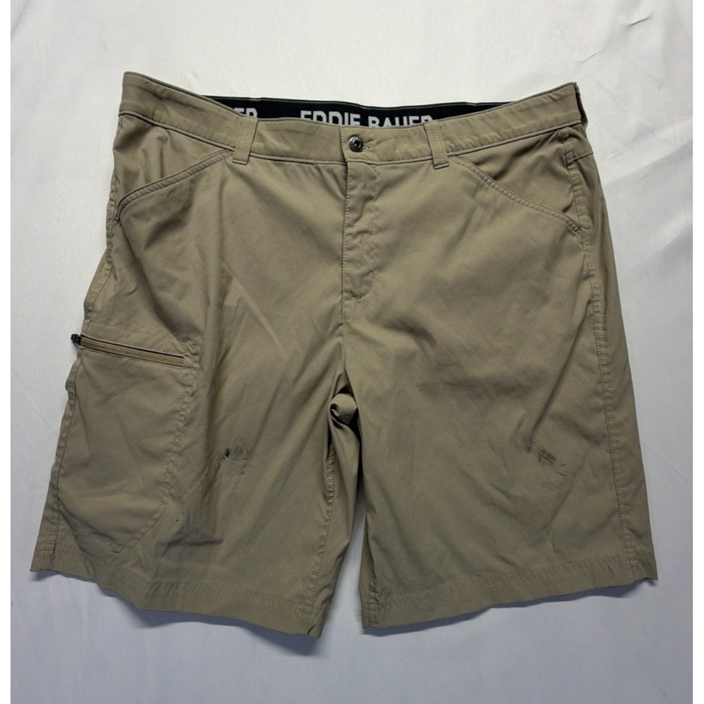 Eddie Bauer Shorts Mens 40 Khaki Cargo‎ Pockets Logo Hiking Outdoor Casual Wear